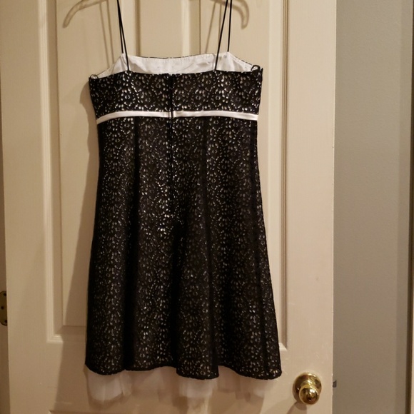 Dress - Picture 2 of 3